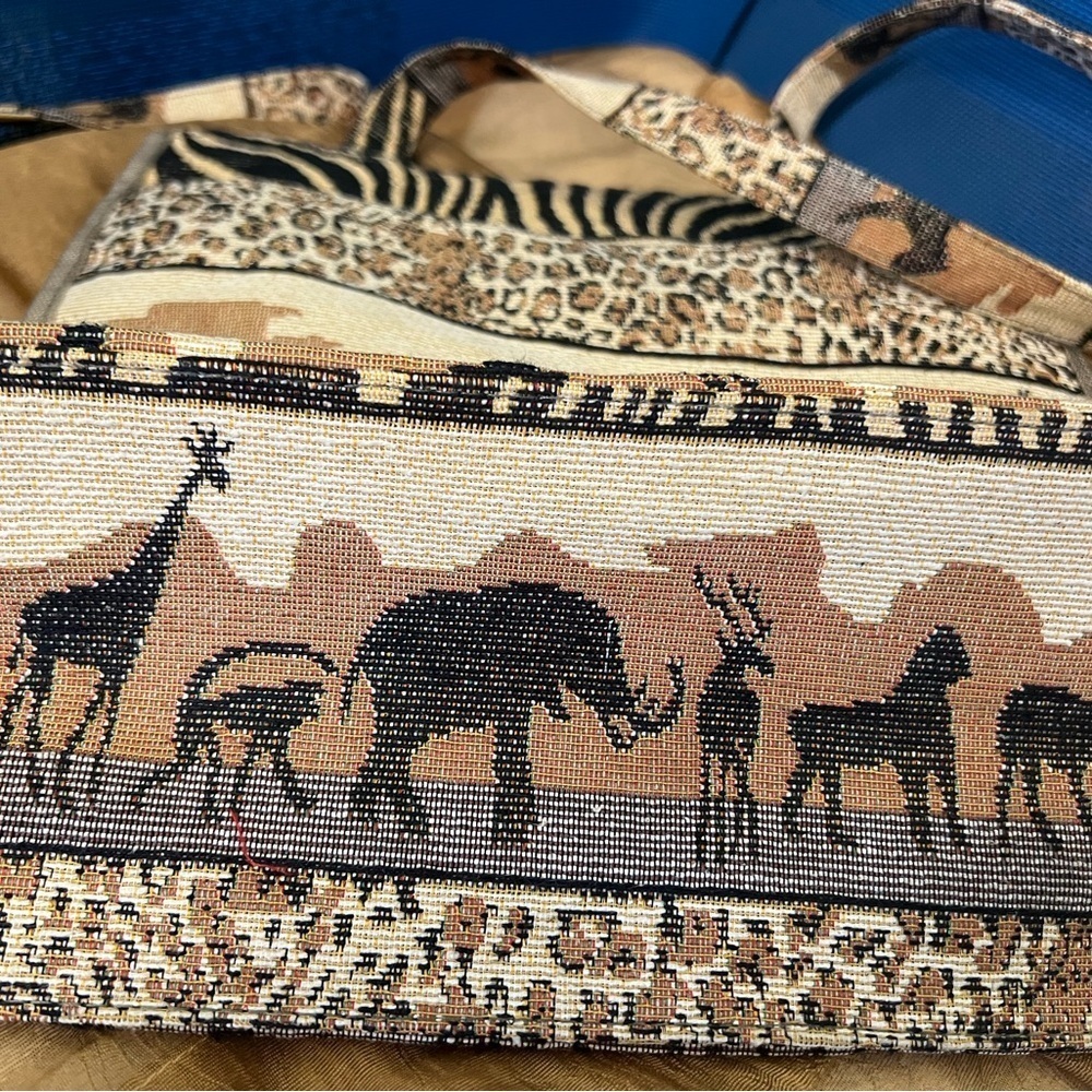 Jade safari theme Tote - Picture 5 of 15